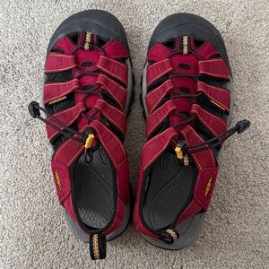 KEEN Women's Red and Black Sandals